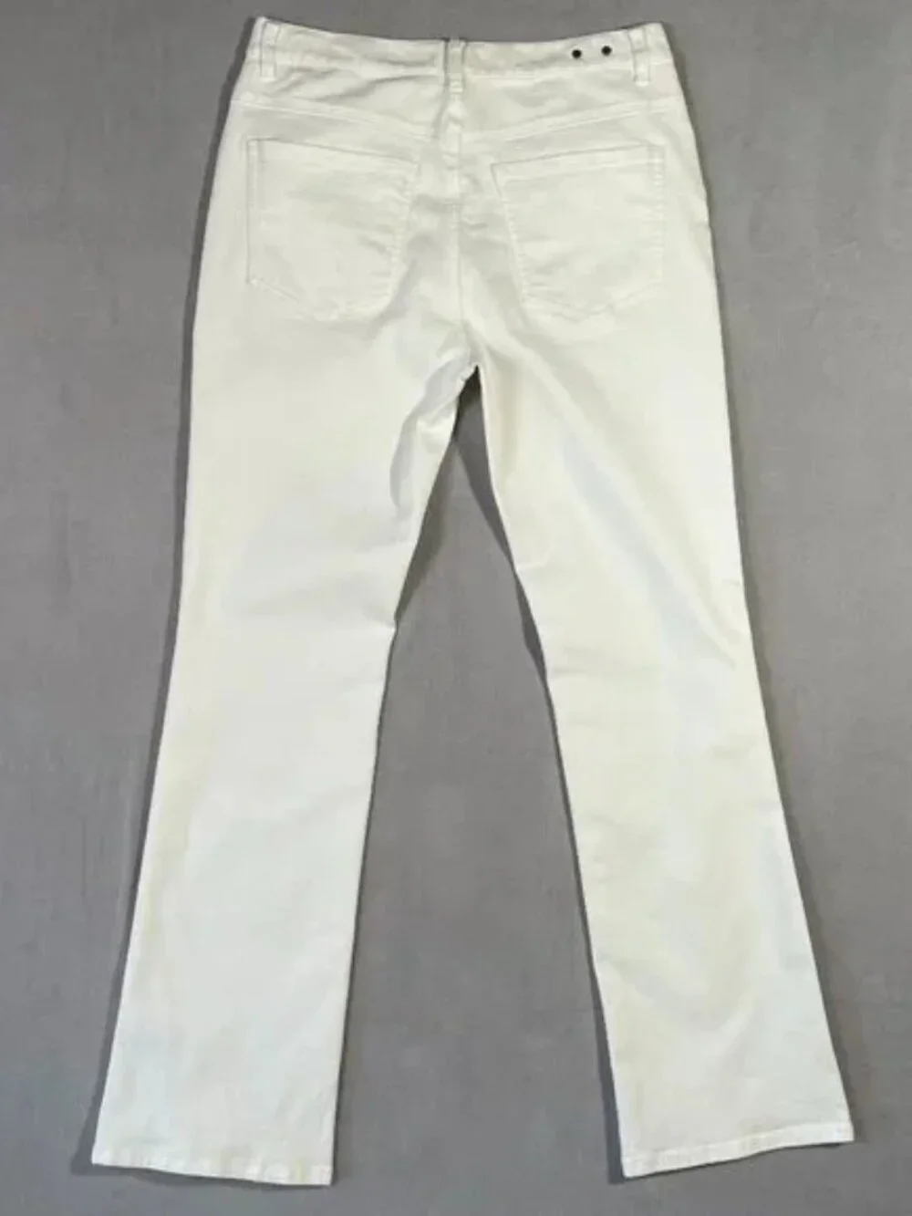 CAbi 5th Avenue Jean White High Rise Stretch Flare Size 10 Style 6285L - Picture 3 of 16
